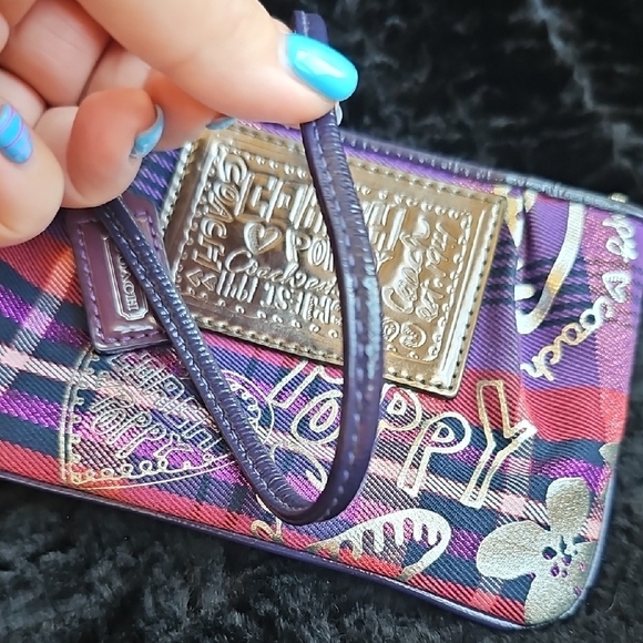 Coach Poppy NWOT Purple Tartan Wristlet - Picture 8 of 12